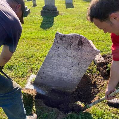 Resetting stones